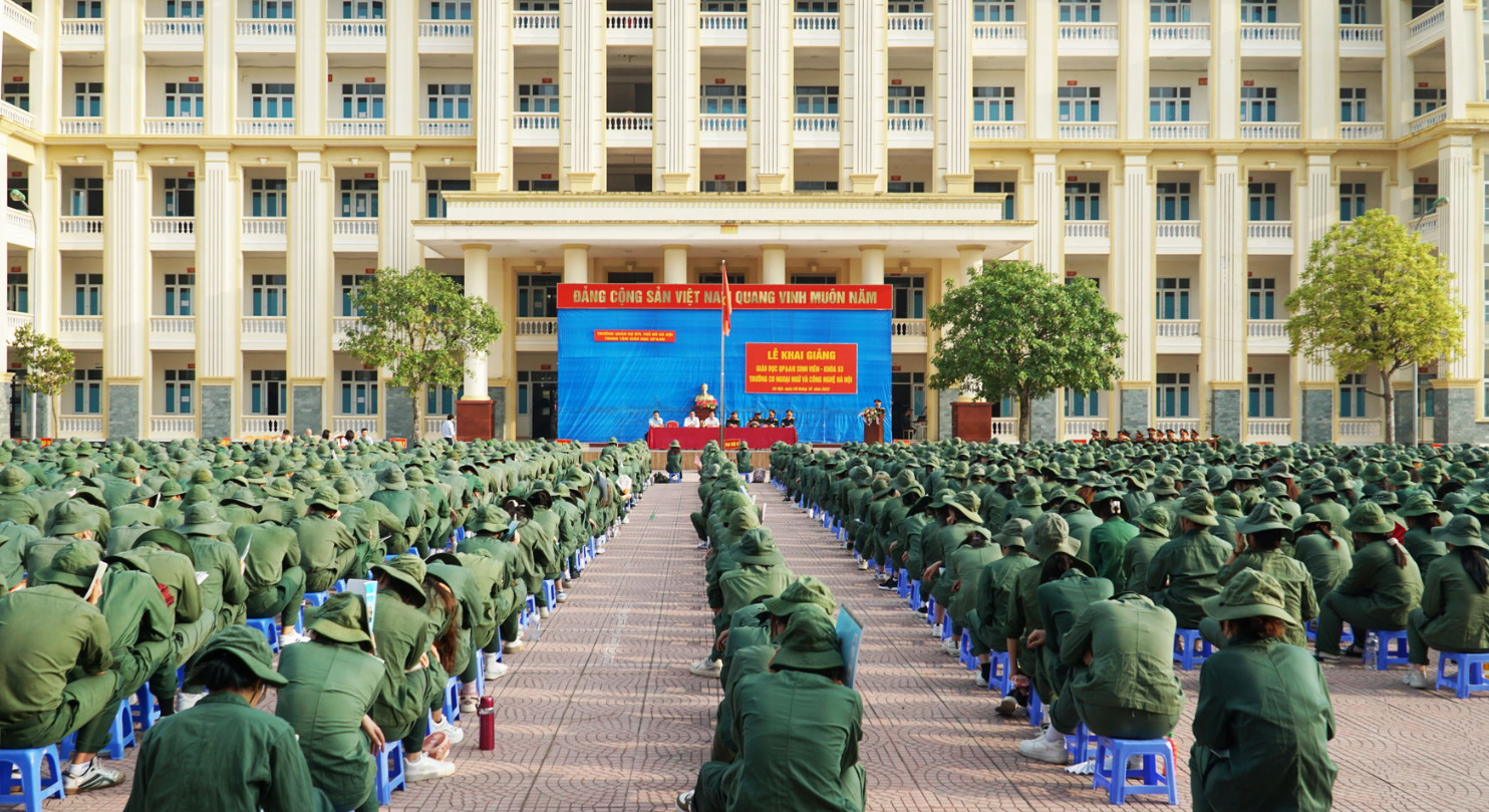 So sánh trường Công an và Quân đội: điều kiện, quyền lợi, chế độ và phân công công tác
