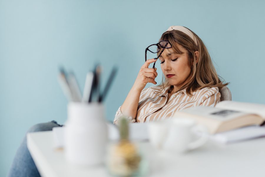 Vượt qua hội chứng burnout nghề giáo: cân bằng cảm xúc giữa áp lực thành tích